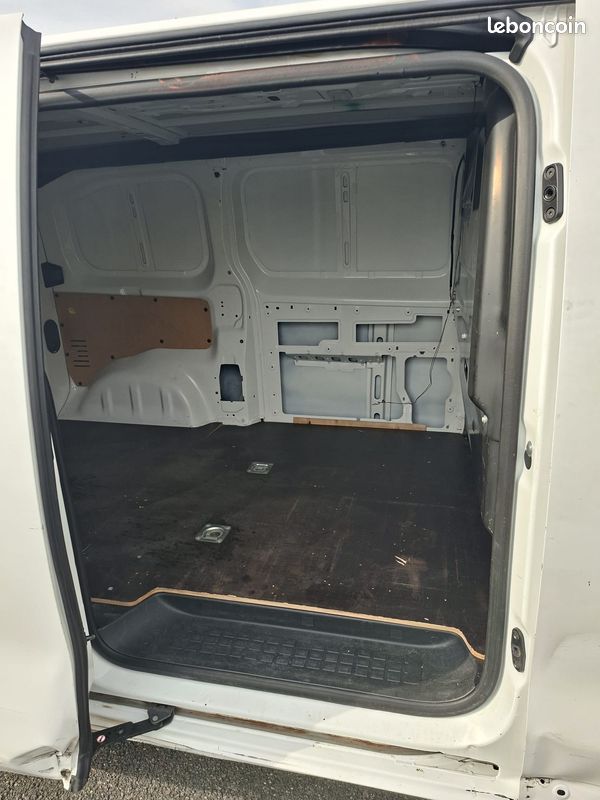CITROËN JUMPY 1,6 HDI -95 2017 228KMS 1èreMAIN 5800E TVA RÉCUPÉRABLE (image 8)