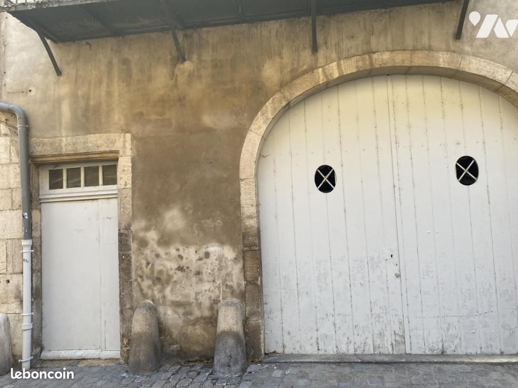 Garage DOLE · 150 €/mois