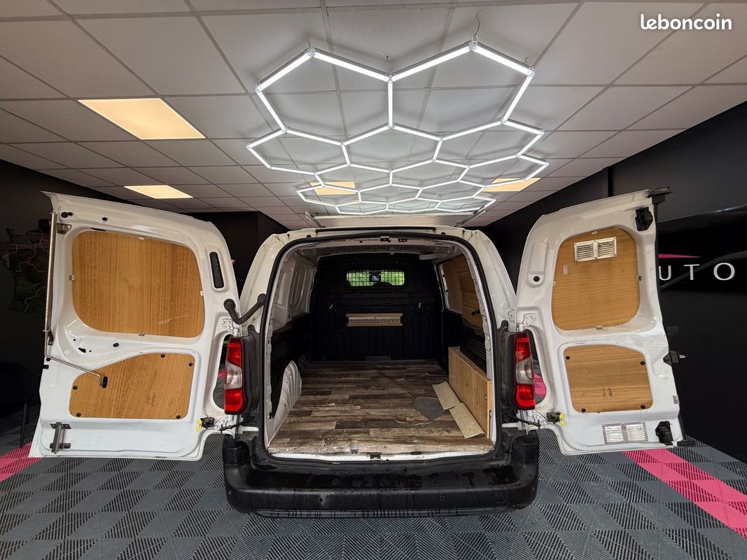 CITROEN BERLINGO Taille M BlueHDi 100 BVM Shine / ENTRETIEN COMPLET (image 46)