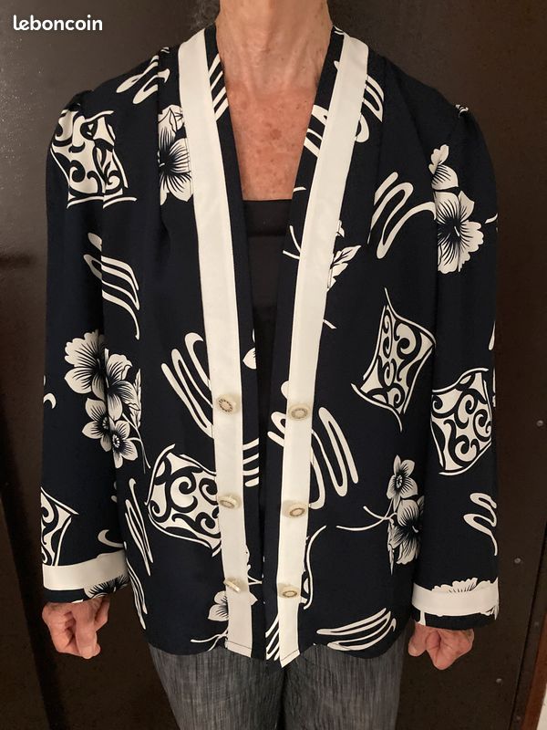 Veste chic bleu marine et blanche élégant graphisme japonisant taille 42 neuve jamais portée (image 2)