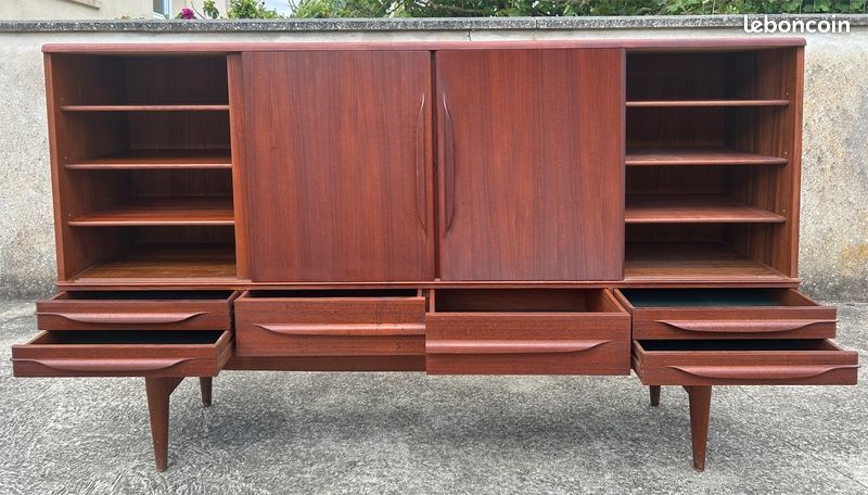 ANCIEN MEUBLE, BUFFET bas 2 portes + 2 tiroirs 124,5x54cm par 92,5cm de haut EUR 200,00 - FR