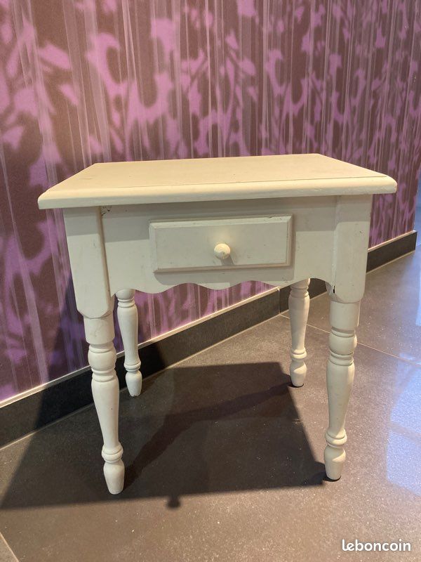 Table de chevet (image 1)