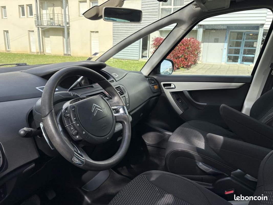 CITROEN C4 PICASSO 2.0 HDi - 138 GARANTIE 6 MOIS BV BMP6 Exclusive (image 8)