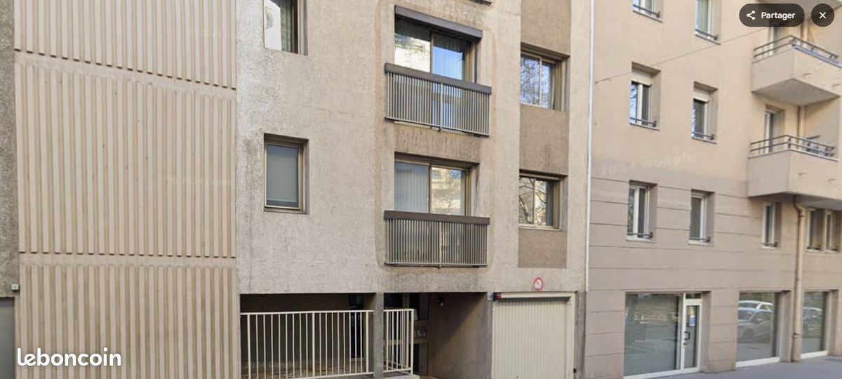 Parking 15 m² · à Lyon · 15 m² · 225 €/mois