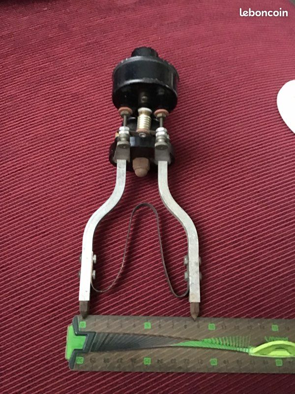 Testeur de batterie 2,5v 200 ampères ancien teste ok (image 1)