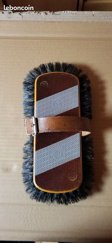 Brosse a parquet ancienne (image 1)