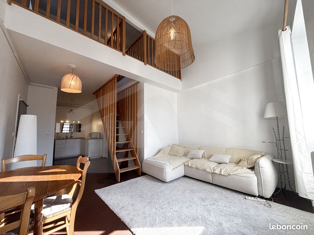 Appartement 2 pièces 65 m² · à Grenoble · 65 m² · 880 €