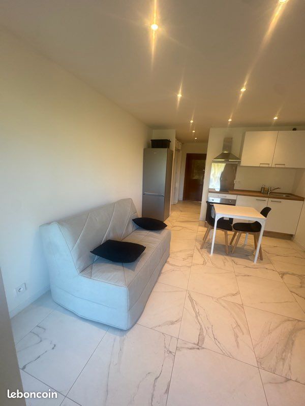 Appartement 1 pièce 24 m² · à Peymeinade · 24 m² · 690 €/mois