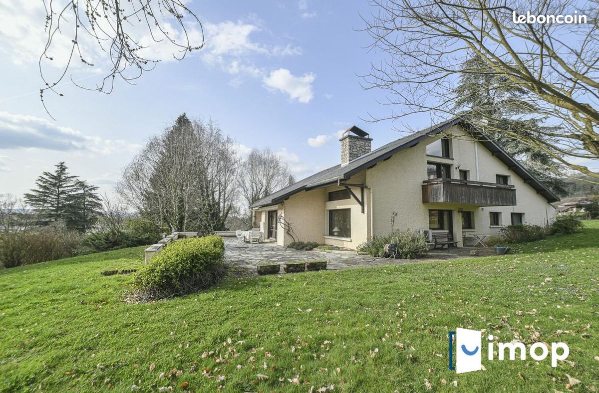 Maison 5 pièces 218 m² · à Saint-Genix-les-Villages · 218 m² · 480 000 €