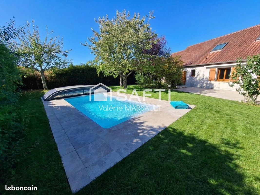 Maison 5 pièces 162 m² · à Notre-Dame-d'Oé · 162 m² · 395 000 €