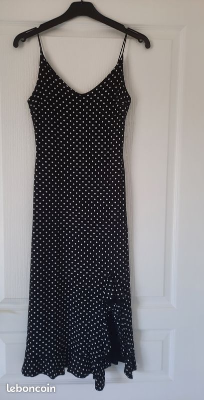 Robe noire à pois blancs (image 1)