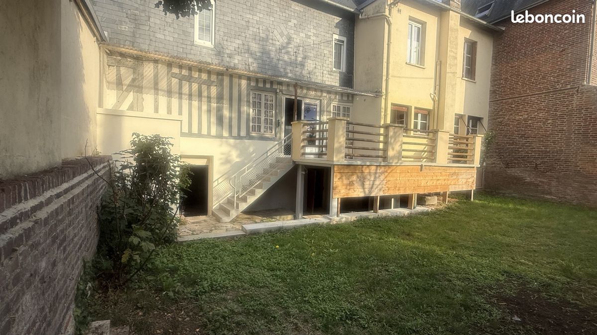 Maison 6 pièces 142 m² · à Livarot-Pays-d'Auge · 142 m² · 210 000 €