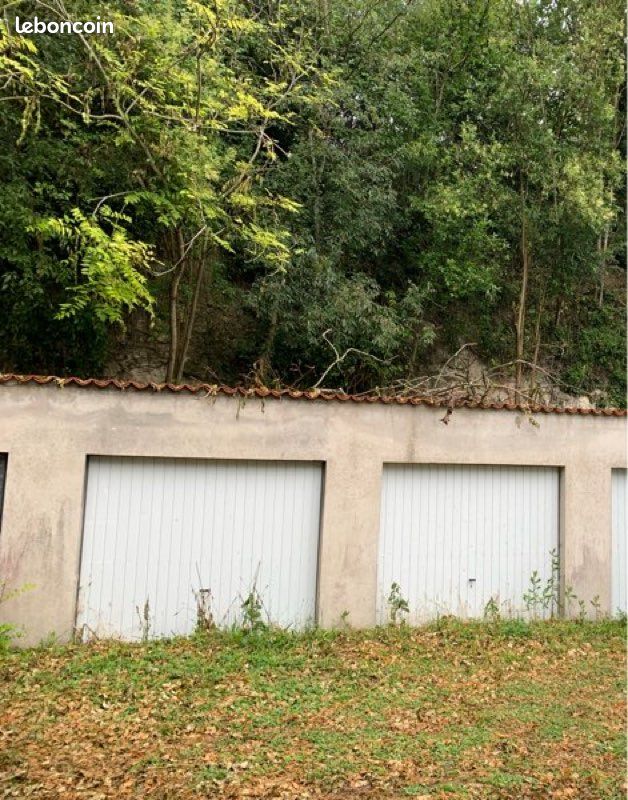 Ribérac centre -garage à louer · 100 €/mois
