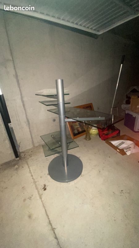 Bureau (image 1)