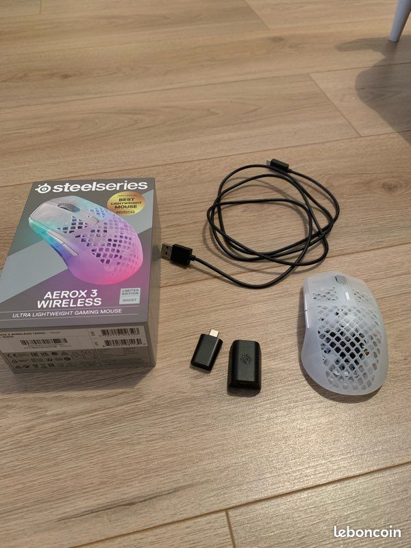 Souris gaming : SteelSeries Aerox 3 Wireless - Ghost (image 1)