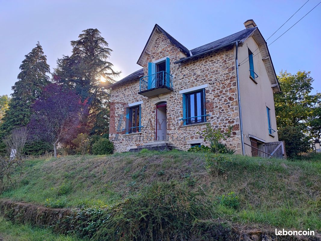 Maison 6 pièces 107 m² · à Neuvic · 107 m² · 82 500 €