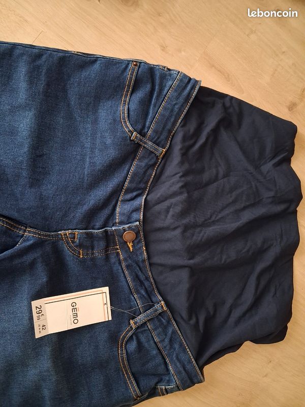 Pantalon grossesse neuf taille 42 Vêtements