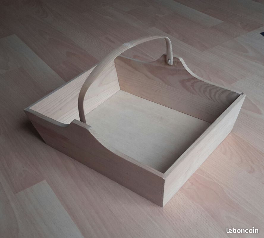 Grand panier / plateau en bois avec anse (image 1)