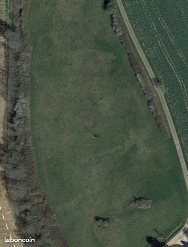Terrain constructible et agricole · à Essertenne-et-Cecey · 75 000 €