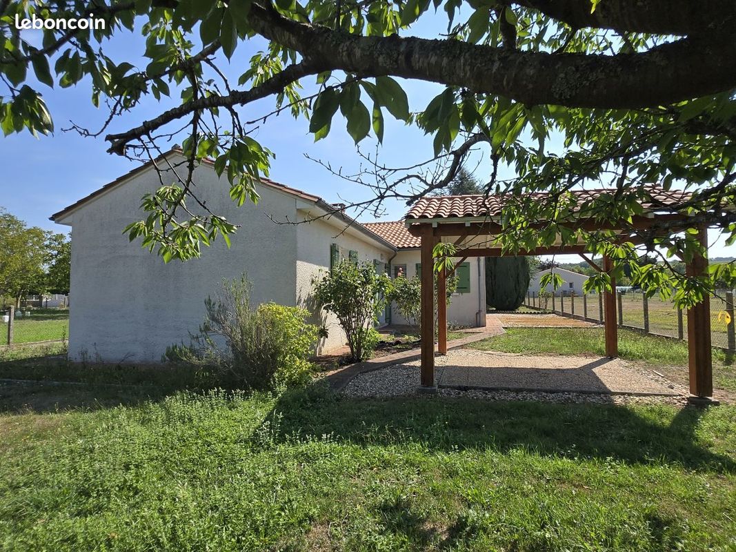 Maison 5 pièces 90 m² · à Saint-Léon-sur-l'Isle · 90 m² · 164 000 €