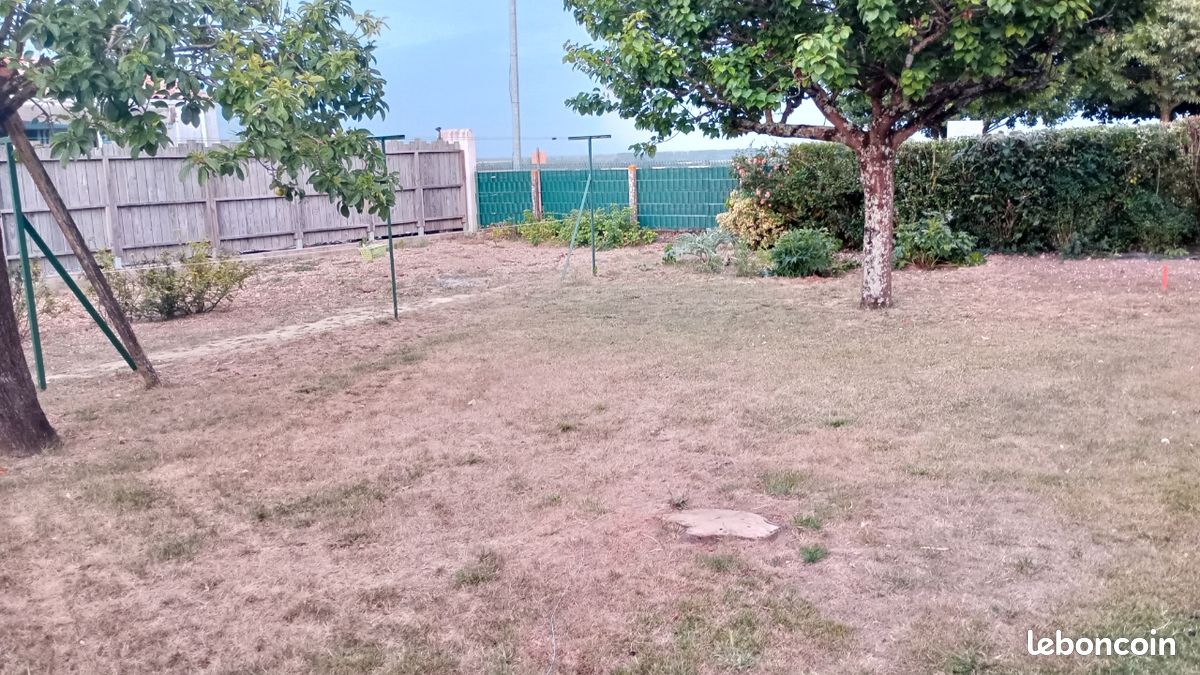 Terrain à bâtir viabilisé à Vérines 17540 · 68 540 €