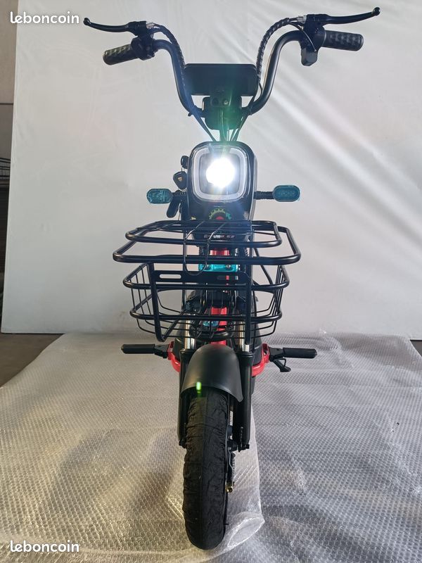 Scooter Electrique Neuf JM Motors "EMOB 25" Motos