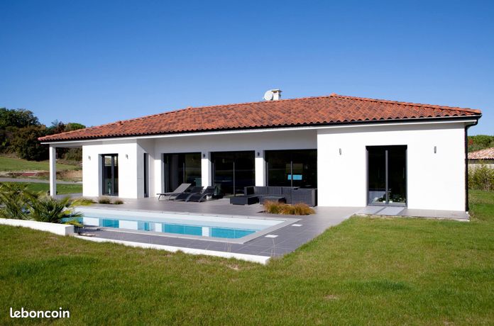 URGENT opportunité unique à Roques Magnifique villa contemporaine en U