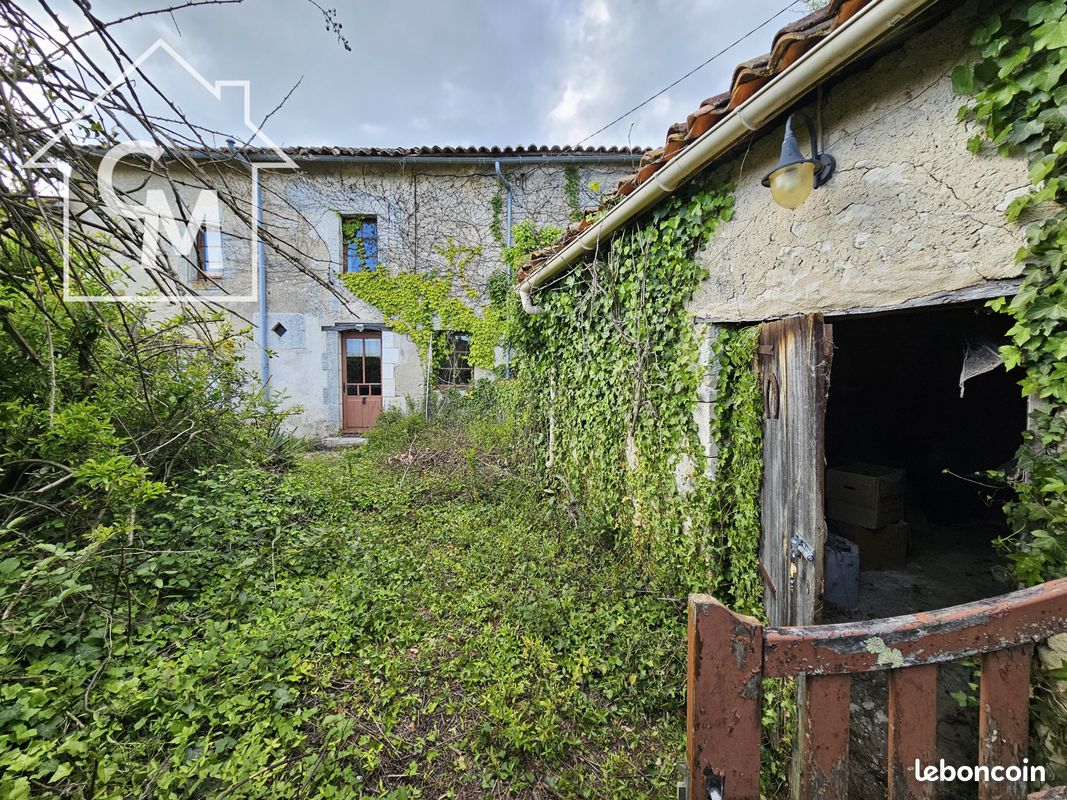 Maison 5 pièces 99 m² · à Saint-Séverin · 99 m² · 61 000 €