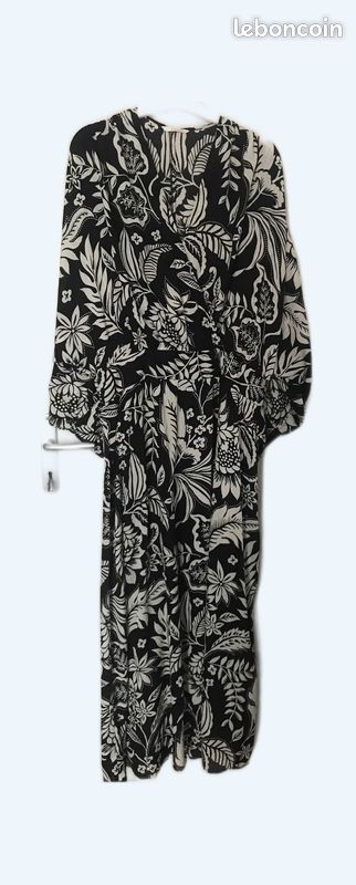 Vends longue robe Camaïeu à fleurs noires et blanches (image 1)