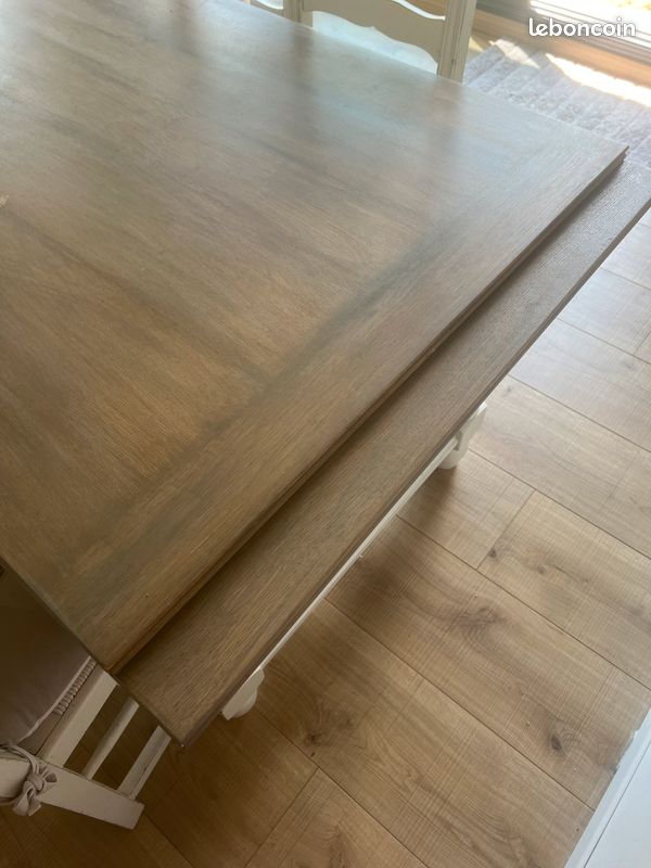Table à manger et chaises (image 5)
