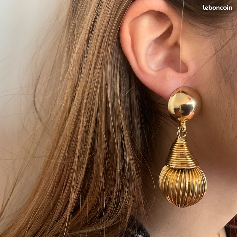 Boucles D’oreilles Clips Dorées Vintage Années 80 — Style Rétro !