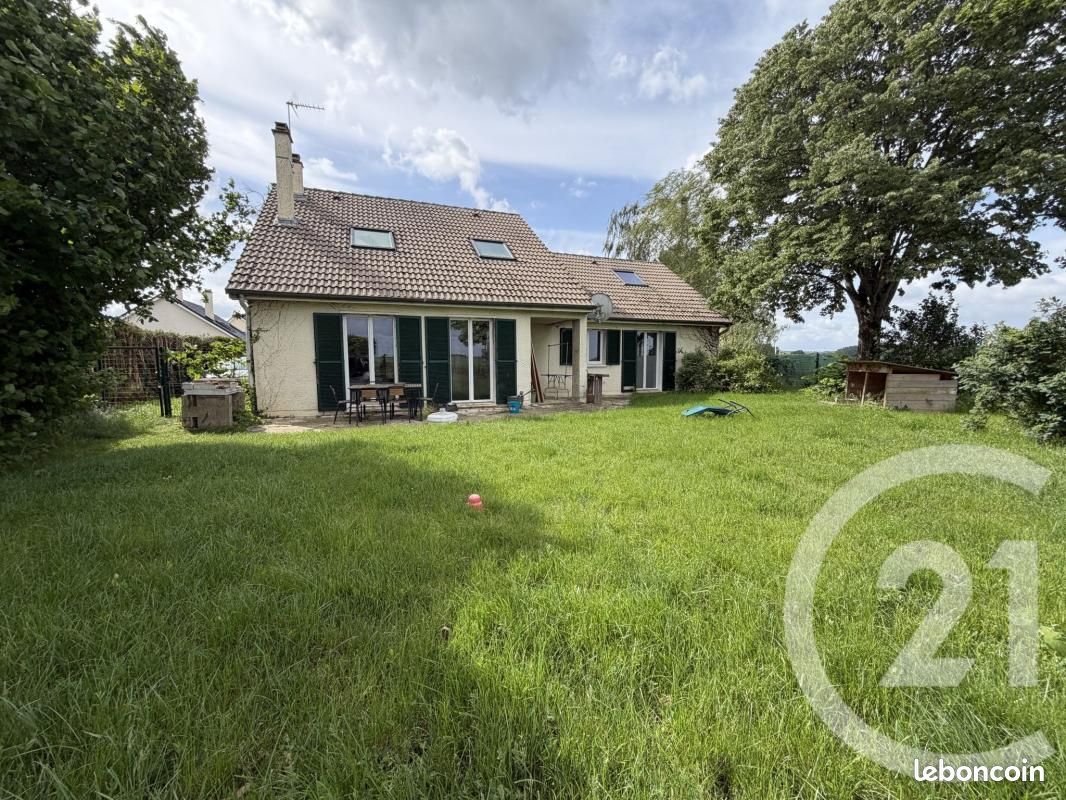 Maison 9 pièces 190 m² · à Gressy · 190 m² · 466 000 €