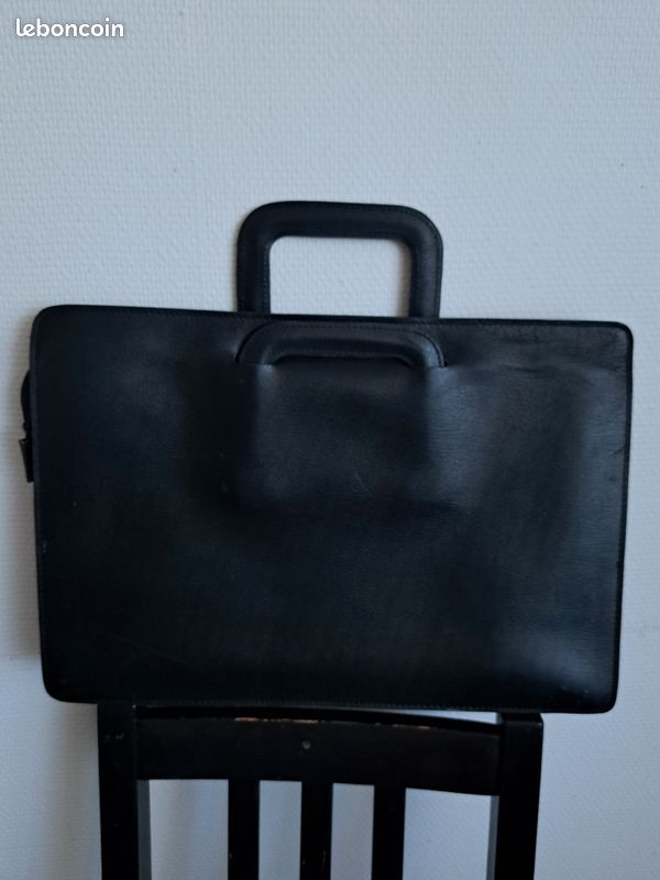 Attaché case (image 3)