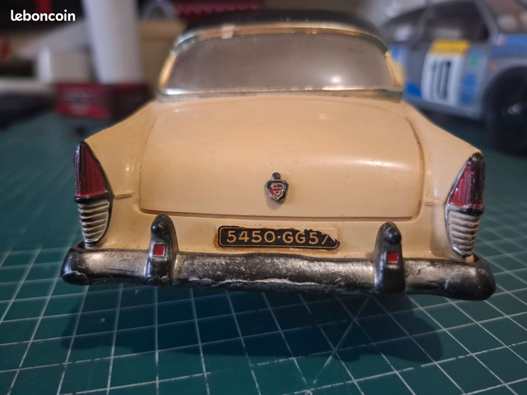 Gégé – Simca Versailles à Friction – échelle 1/18 – Métal Et Plastique, Fabrication Française, Bleu