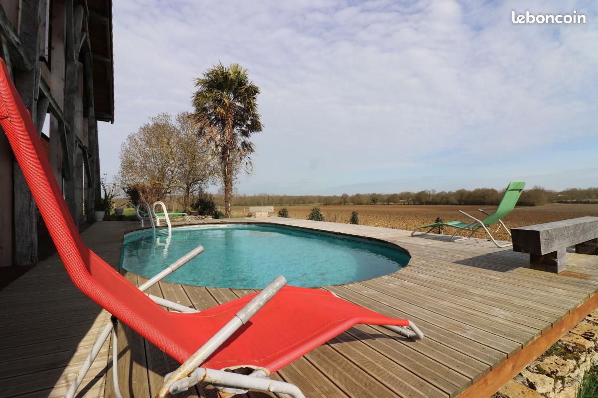 Propriété 8 pièces 300 m² - Lussant 17430 (image principale 4)