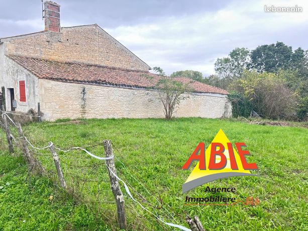 https://img.leboncoin.fr/api/v1/lbcpb1/images/cf/e9/cf/cfe9cf520b58eb6b2fa3620ce62798258b98c324.jpg?rule=ad-image