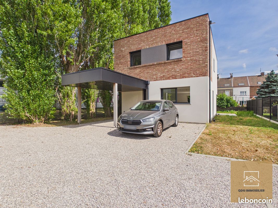 Maison 4 pièces 112 m² · à Pérenchies · 112 m² · 441 000 €