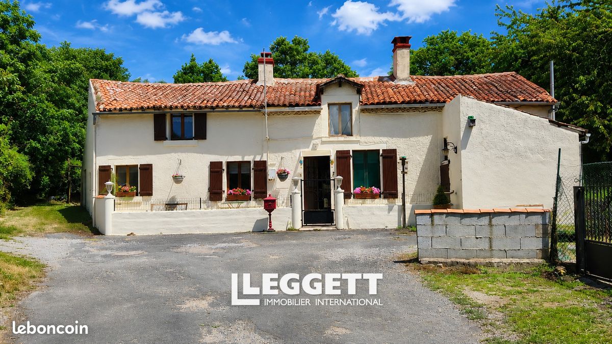 Maison 8 pièces 129 m² · à Oradour-Saint-Genest · 129 m² · 158 000 €