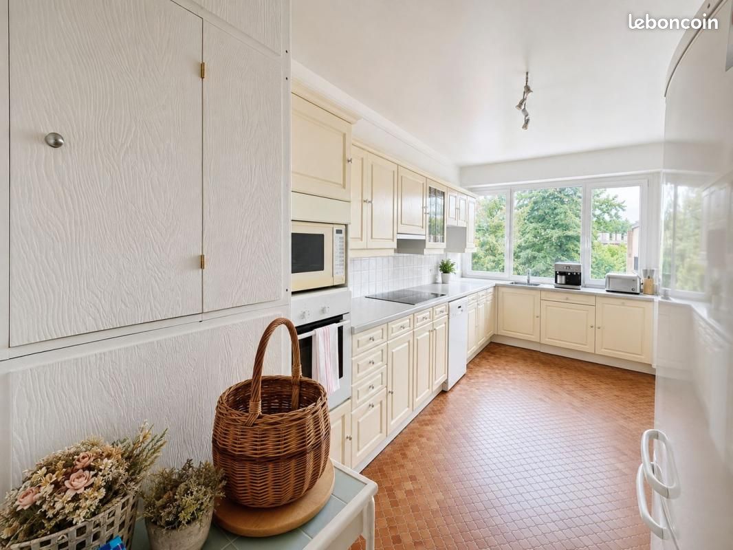 Appartement 4 pièces 115 m² · à Noisy-le-Roi · 115 m² · 418 000 €