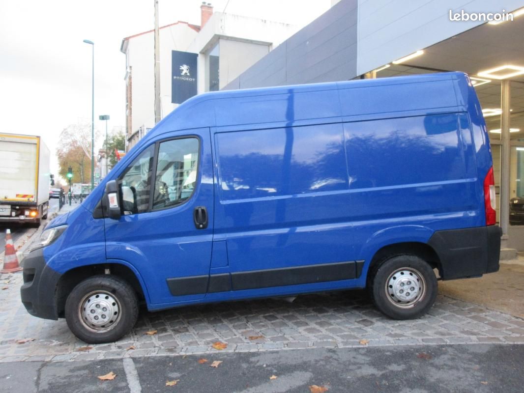 Peugeot Boxer FOURGON TOLE 330 L1H2 BLUEHDI 120 SetS ASPHALT (image 2)
