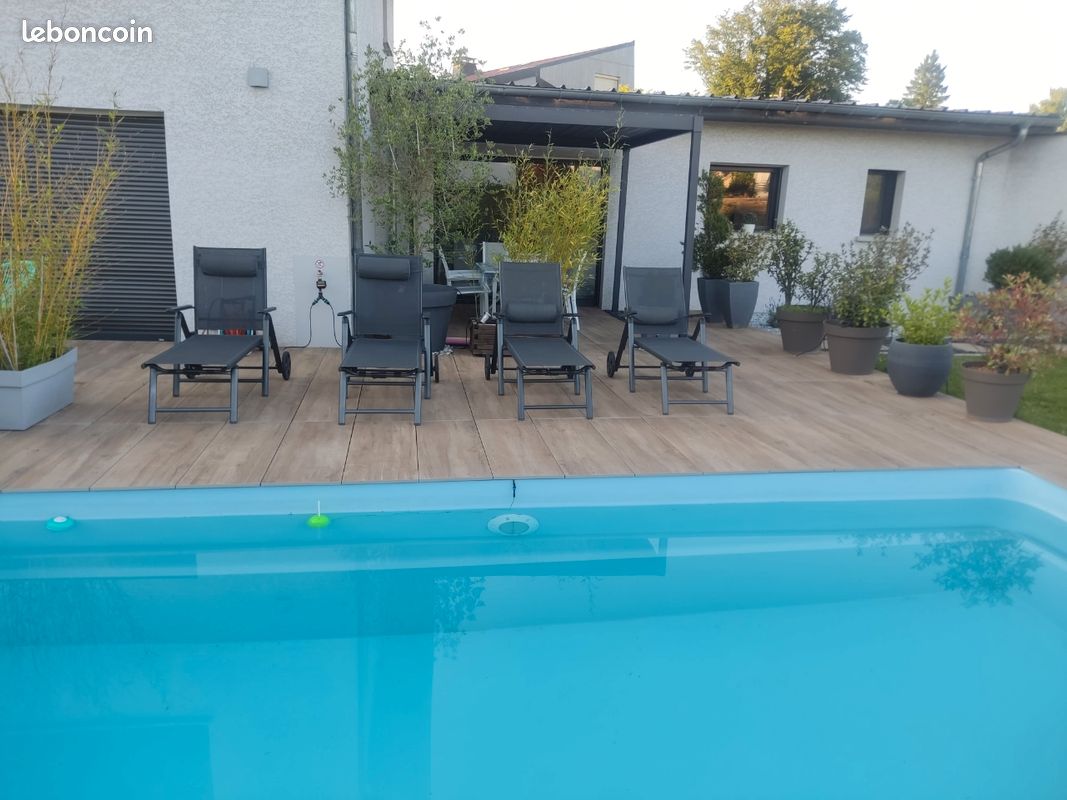 Maison 5 pièces 150 m² · à Montferrand-le-Château · 150 m² · 2 400 €/mois