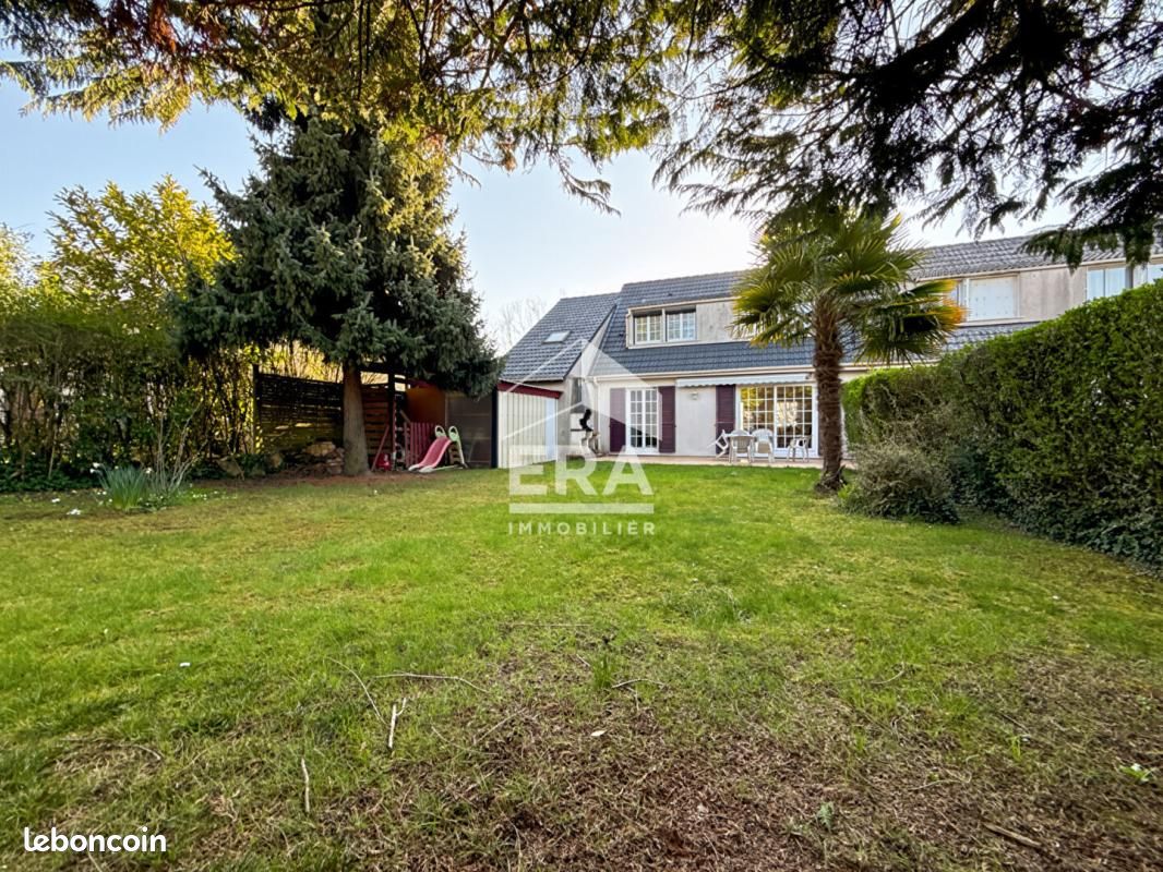 Maison 5 pièces 116 m² · à Savigny-le-Temple · 116 m² · 1 725 €