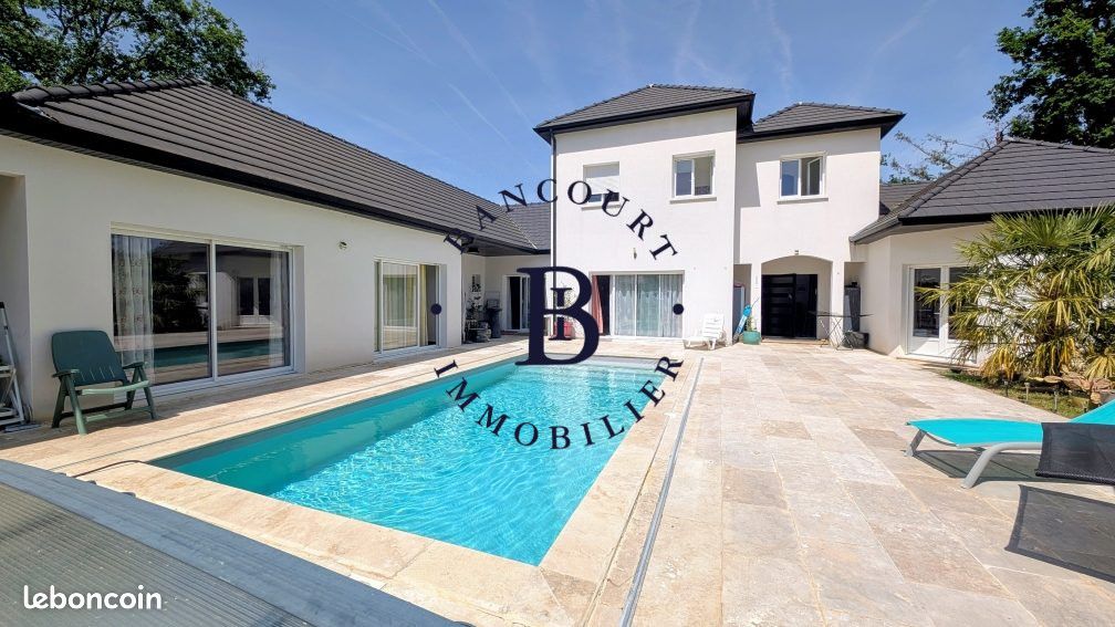 Maison 6 pièces 295 m² · à Cosnac · 295 m² · 609 000 €