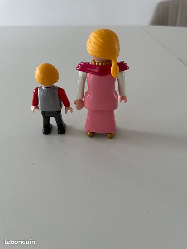 Playmobil enfant et sa maman (image 1)