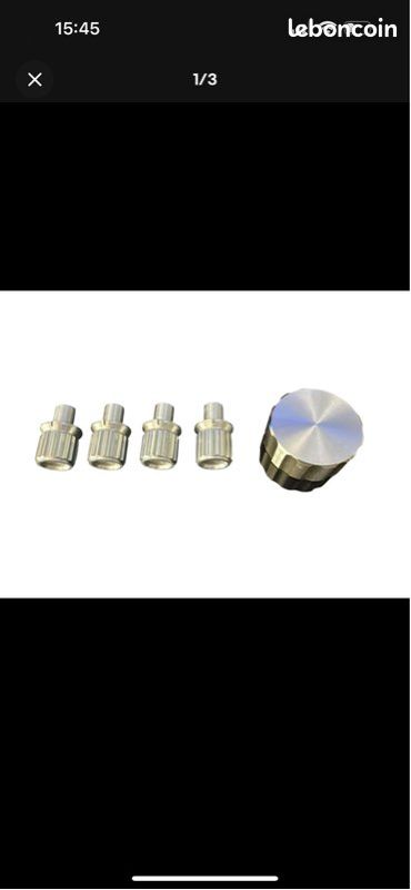 Rivets métalliques boutons ronds réalistes en bronze antique en cuivre