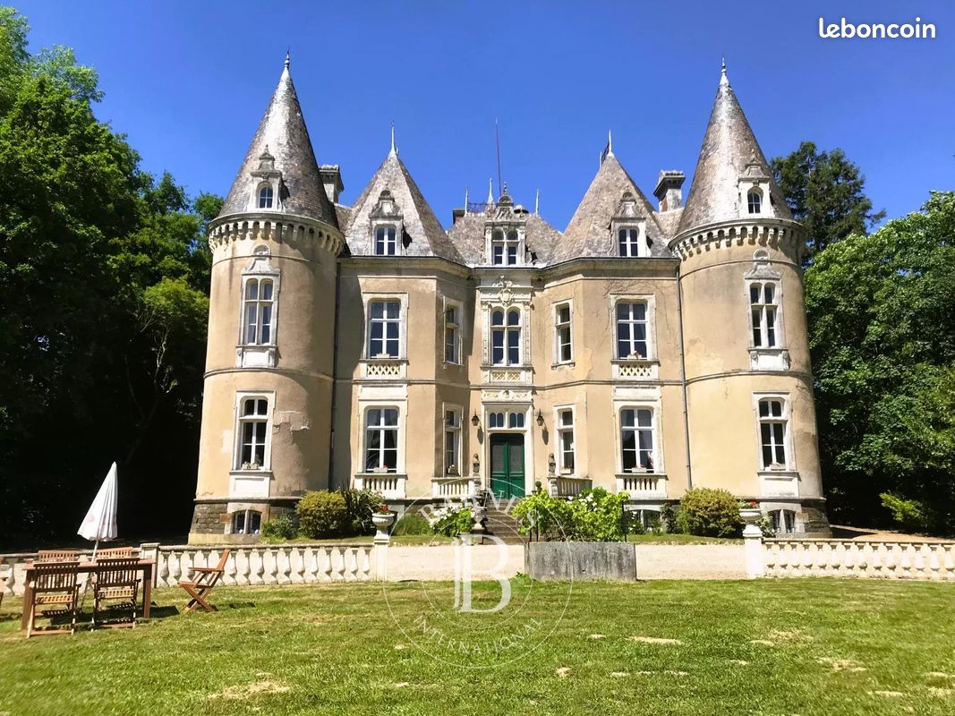 Maison 15 pièces 1220 m² · à Vitré · 1 220 m² · 1 100 000 €