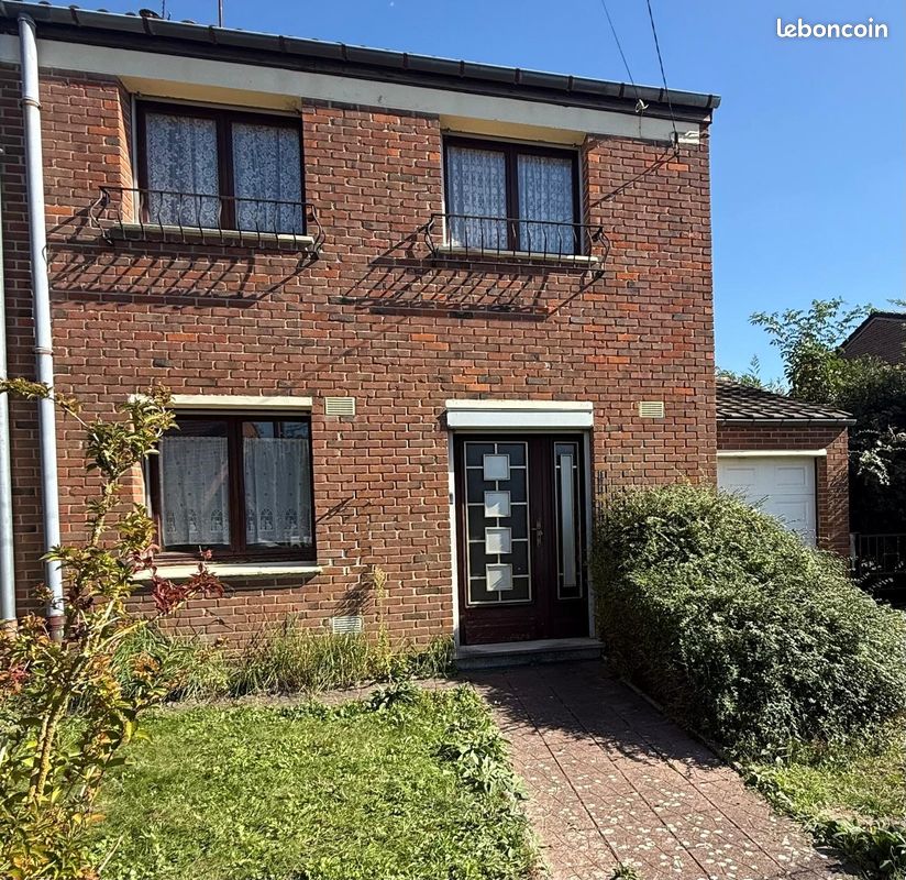 Parking 112 m² · à Ennevelin · 112 m² · 259 900 €