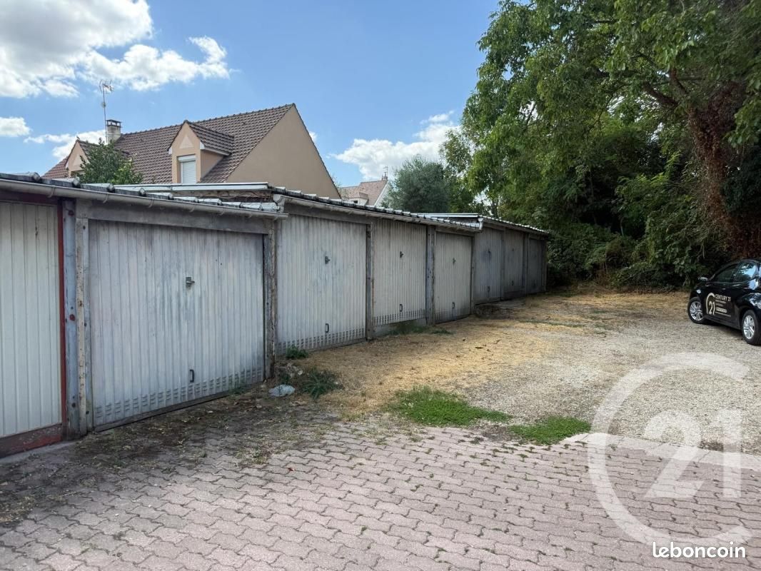 Parking 12 m² · à Mitry-Mory · 12 m² · 65 €/mois