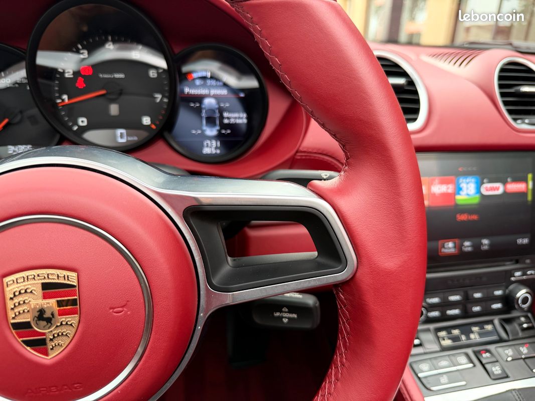 Porsche 718 boxster (982) 2.0 300ch - bvm6 - cuir etendu rouge bordeaux - jantes s 20 pouces - entretiens porsche (image 15)