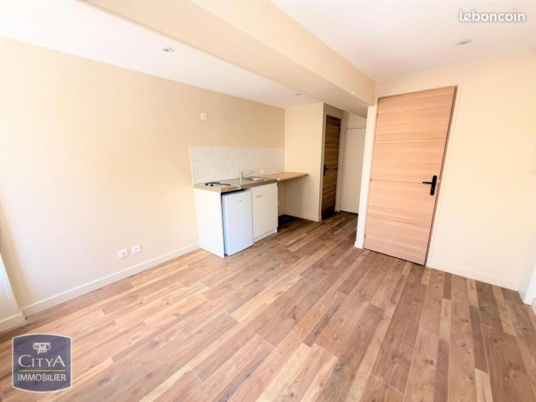 Appartement 1 pièce 17 m² · à Laon · 17 m² · 380 €